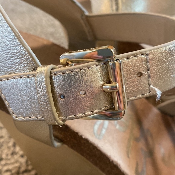 Sam Edelman Gold Wedge Strappy Sandals Size 7 in EUC - Picture 8 of 8